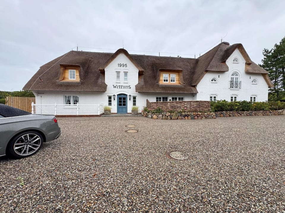 Haus Witthüs App. 2 Süneck mit Terasse Apartment in Wenningstedt-Braderup