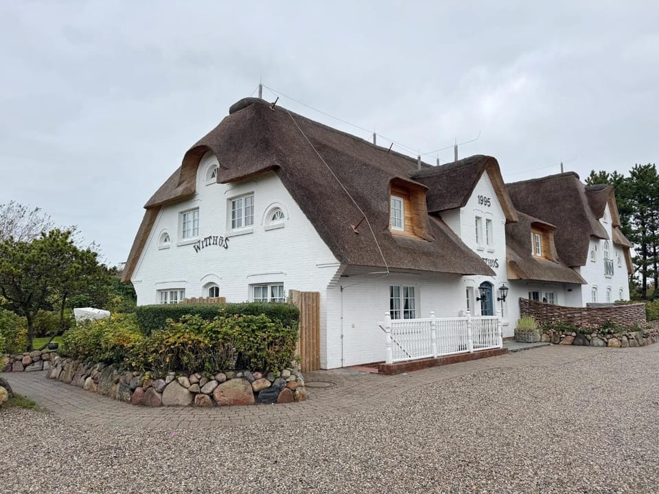 Haus Witthüs App. 2 Süneck mit Terasse Apartment in Wenningstedt-Braderup