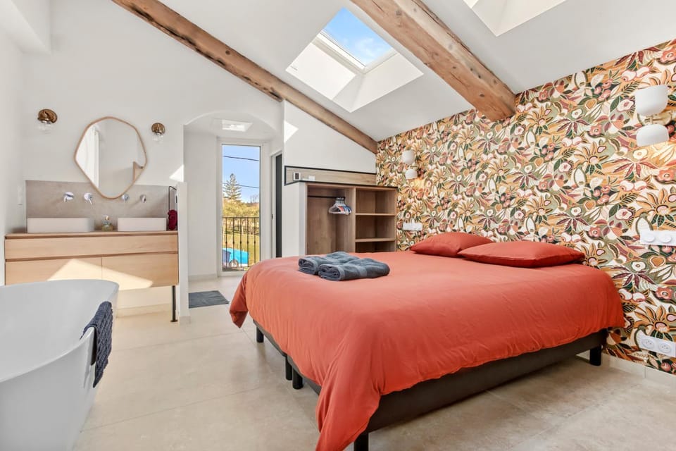 Property building, Bathroom, Living room