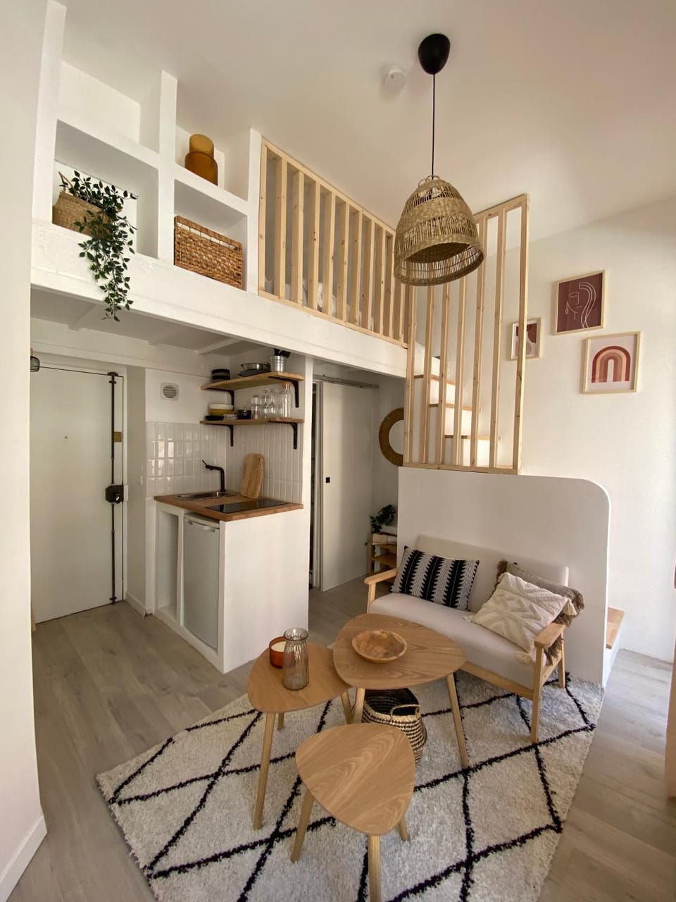 Kitchen or kitchenette, Living room
