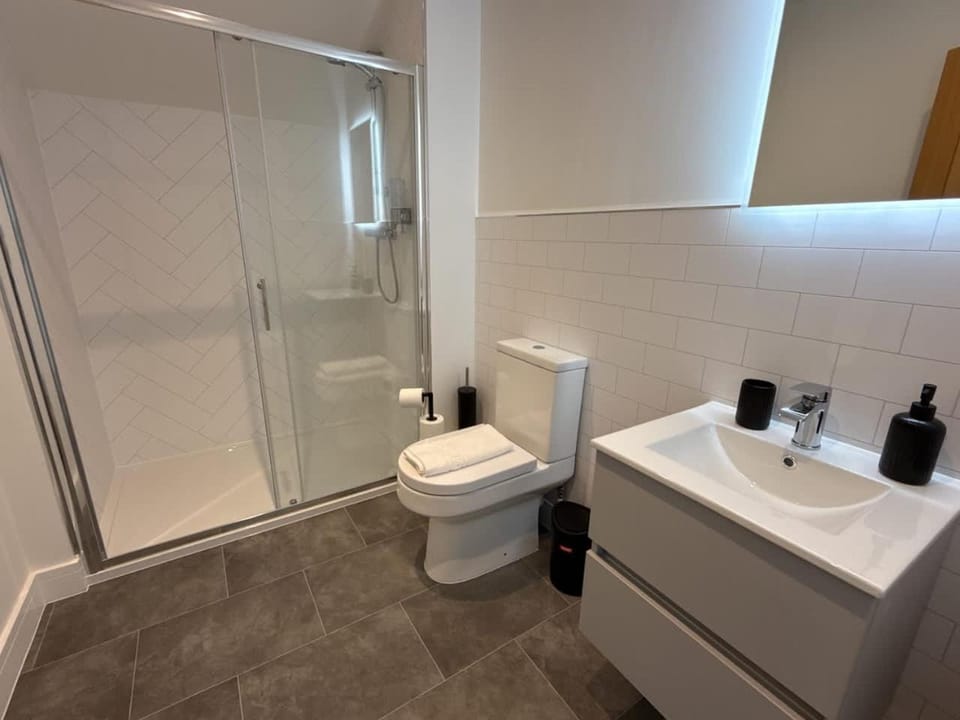 Shower, Toilet, Bathroom