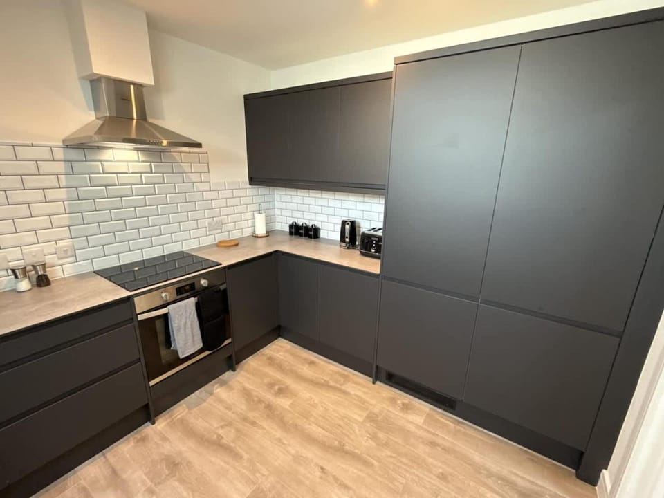 Kitchen or kitchenette, oven, pet friendly, stove