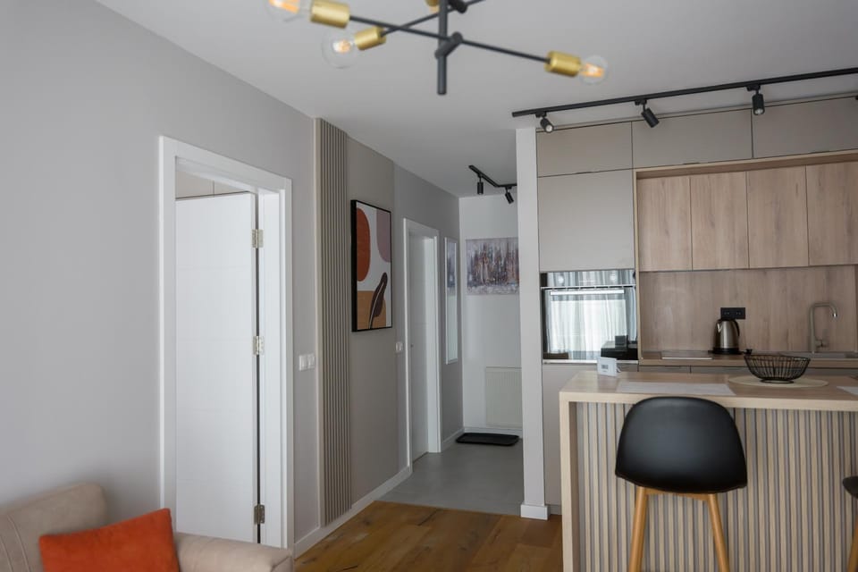 Dining area, kitchen