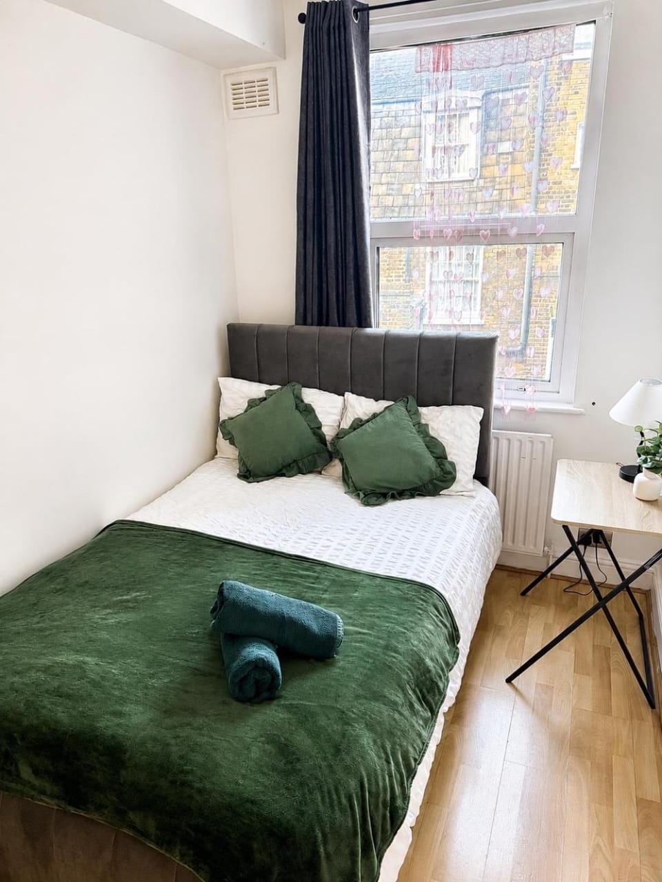 Chic E1 Retreat- Quiet street,5 min walk to Brick Lane Apartment in London Borough of Southwark