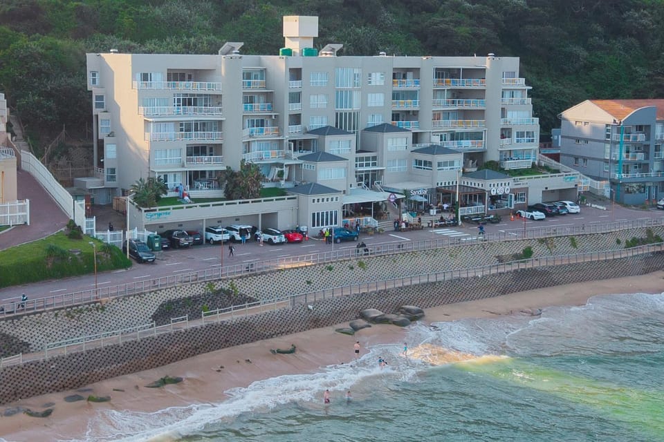 Property building, Day, Bird's eye view, Beach, Sea view, Parking