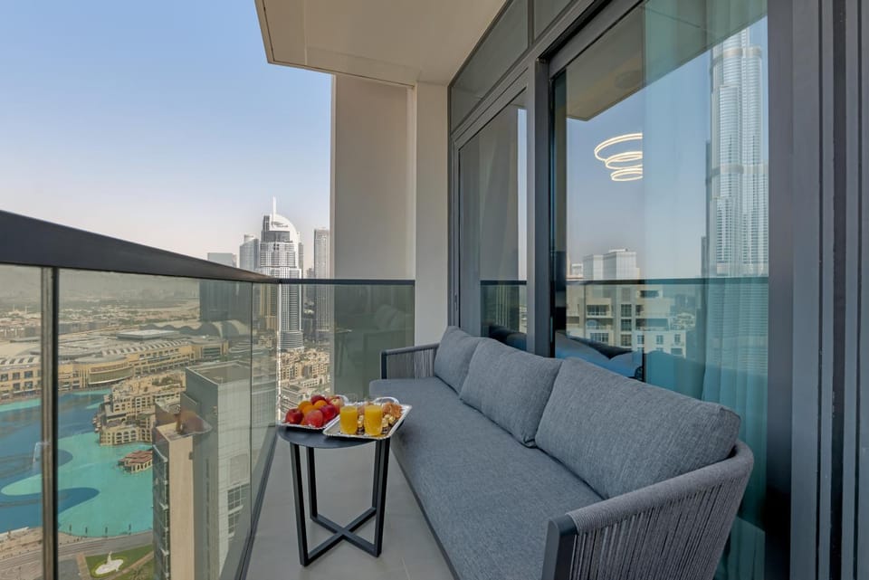 View (from property/room), Balcony/Terrace, City view