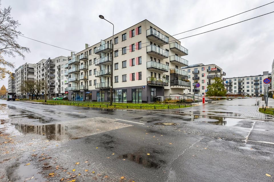 Property building, Location