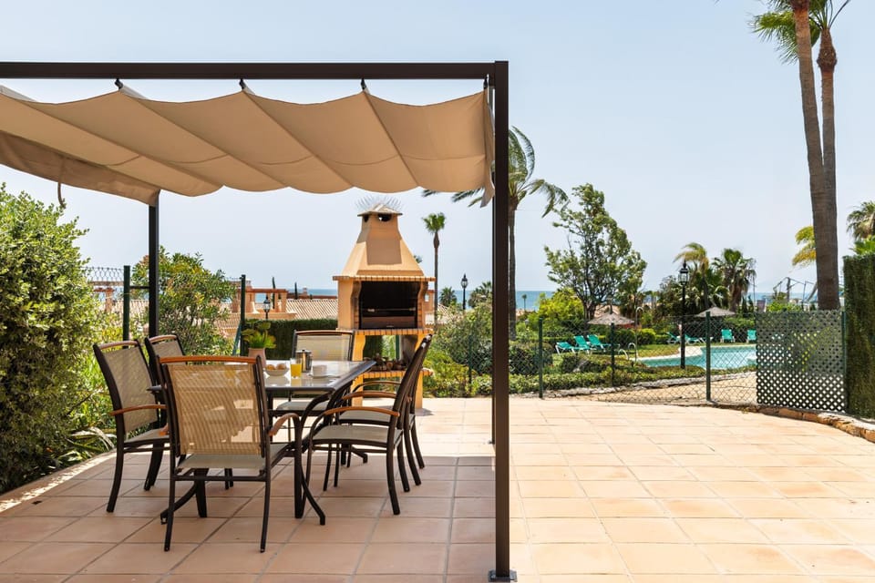 Townhouse with ocean views, BBQ, elevator, padel and pool - COSTA GALERA PARK 25 House in Costa del Sol