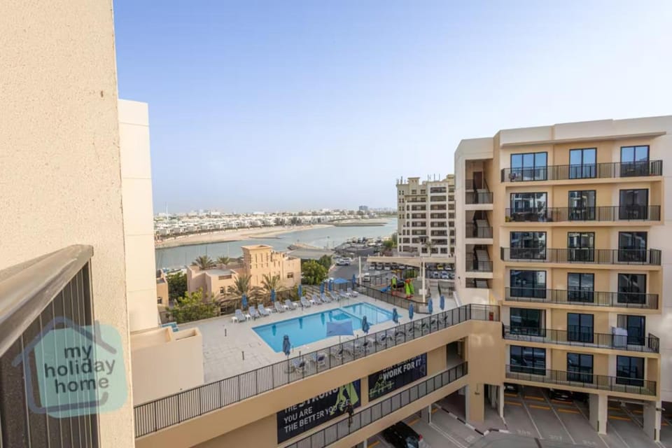 Private Beach Studio-Yacht Club-Work Space-Pool-Gym Apartment in Ras al Khaimah