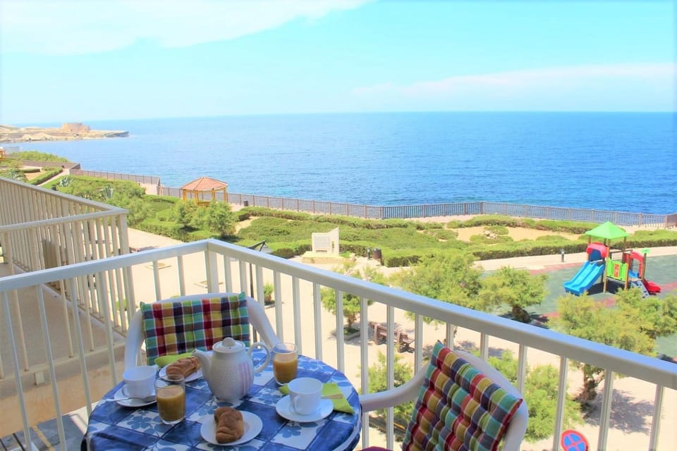 Bellavista - comfortable seafront apartment fully airconditioned - 3 bedrooms, 2 bathrooms Apartment in Malta