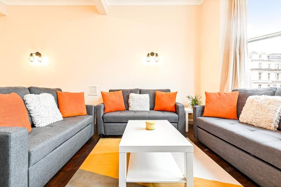 Large,High Ceilings,2 Bathroom,Elevator Apartment in City of Westminster