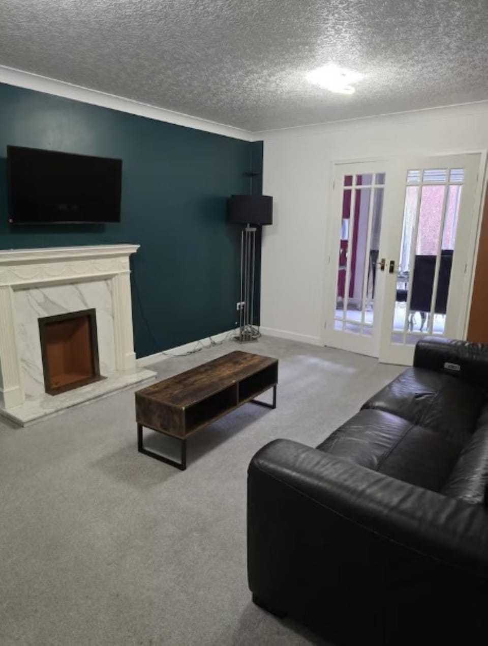 Communal lounge/ TV room, TV and multimedia, Living room, Seating area, Evening entertainment