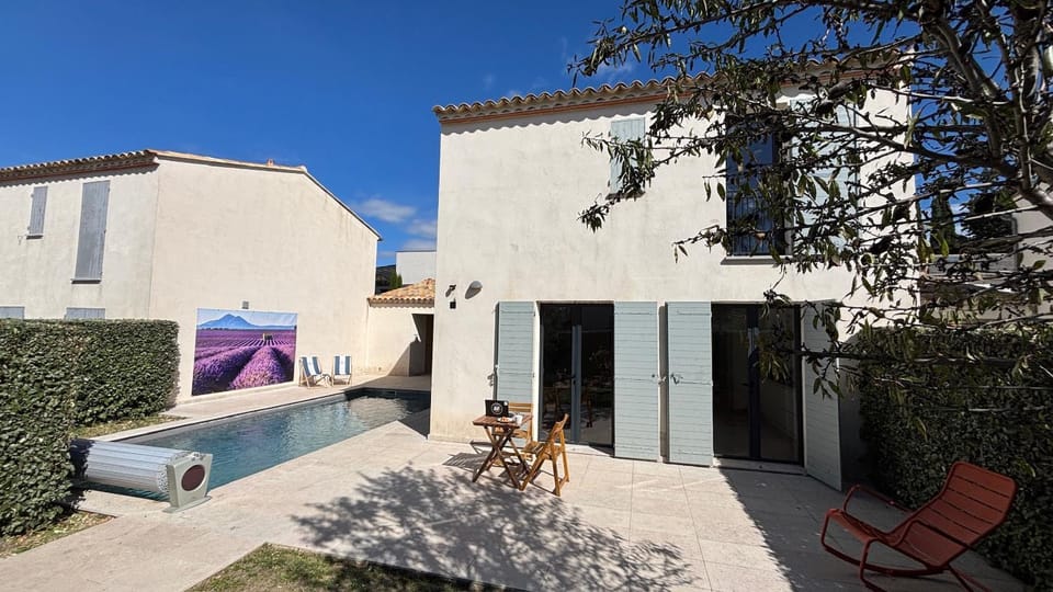 Property building, Garden, Balcony/Terrace, Swimming pool