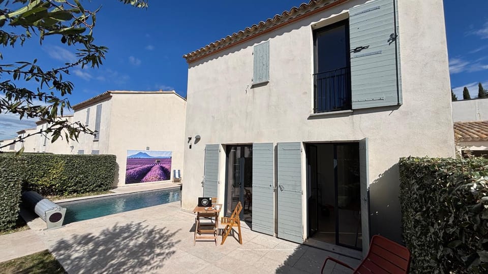 Property building, Garden, Balcony/Terrace, Swimming pool