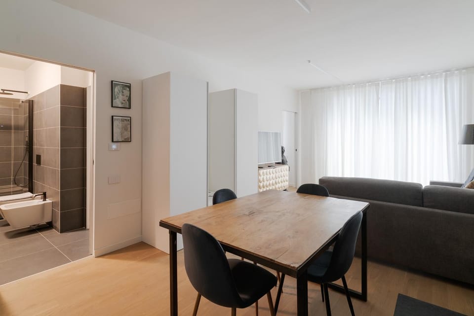 Bathroom, Living room