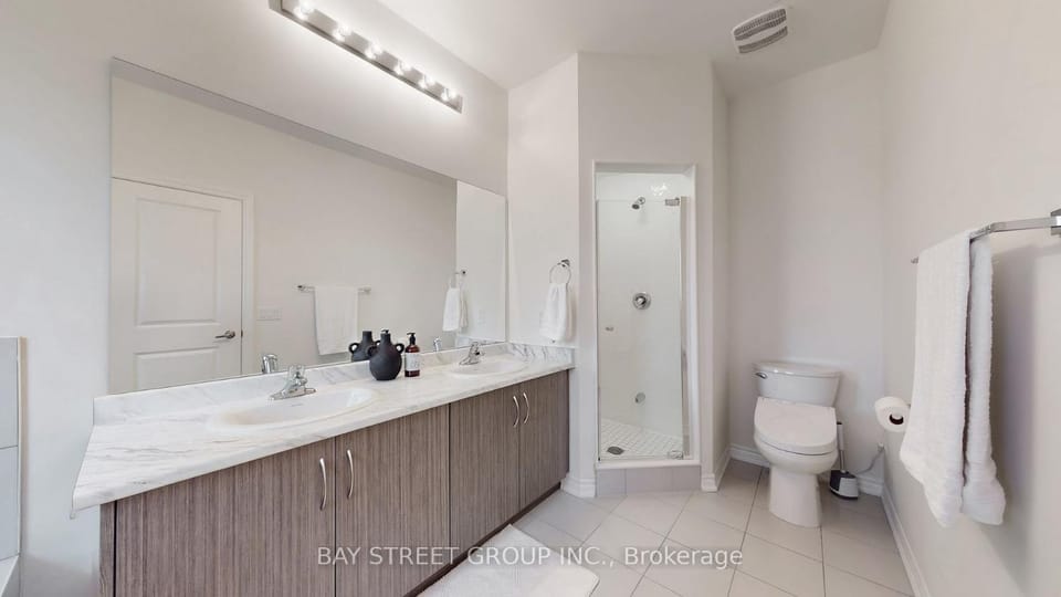 Modern in Richmond Hill House in Richmond Hill