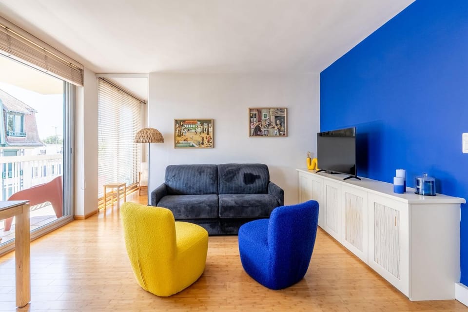 TV and multimedia, Balcony/Terrace, Seating area