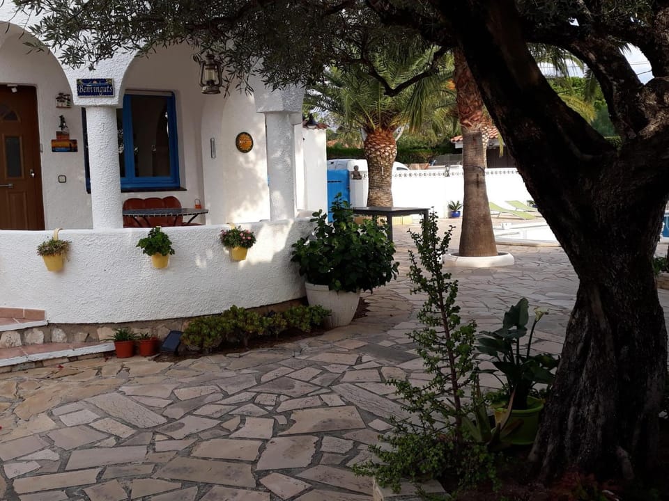 37 Torre Blanca House in Baix Ebre