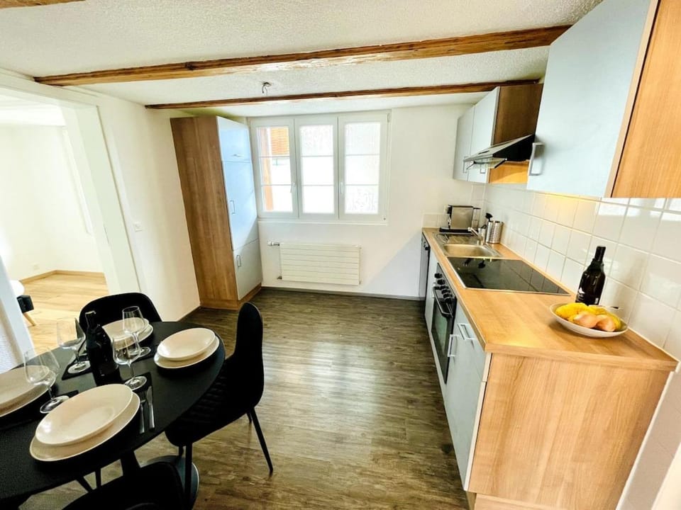 Seating area, Dining area, kitchen