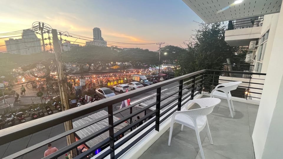 View (from property/room), Balcony/Terrace, City view, Parking