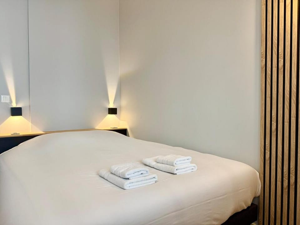 Wellness Suite Ponsardin RDC - Reims Centre Apartment in Reims