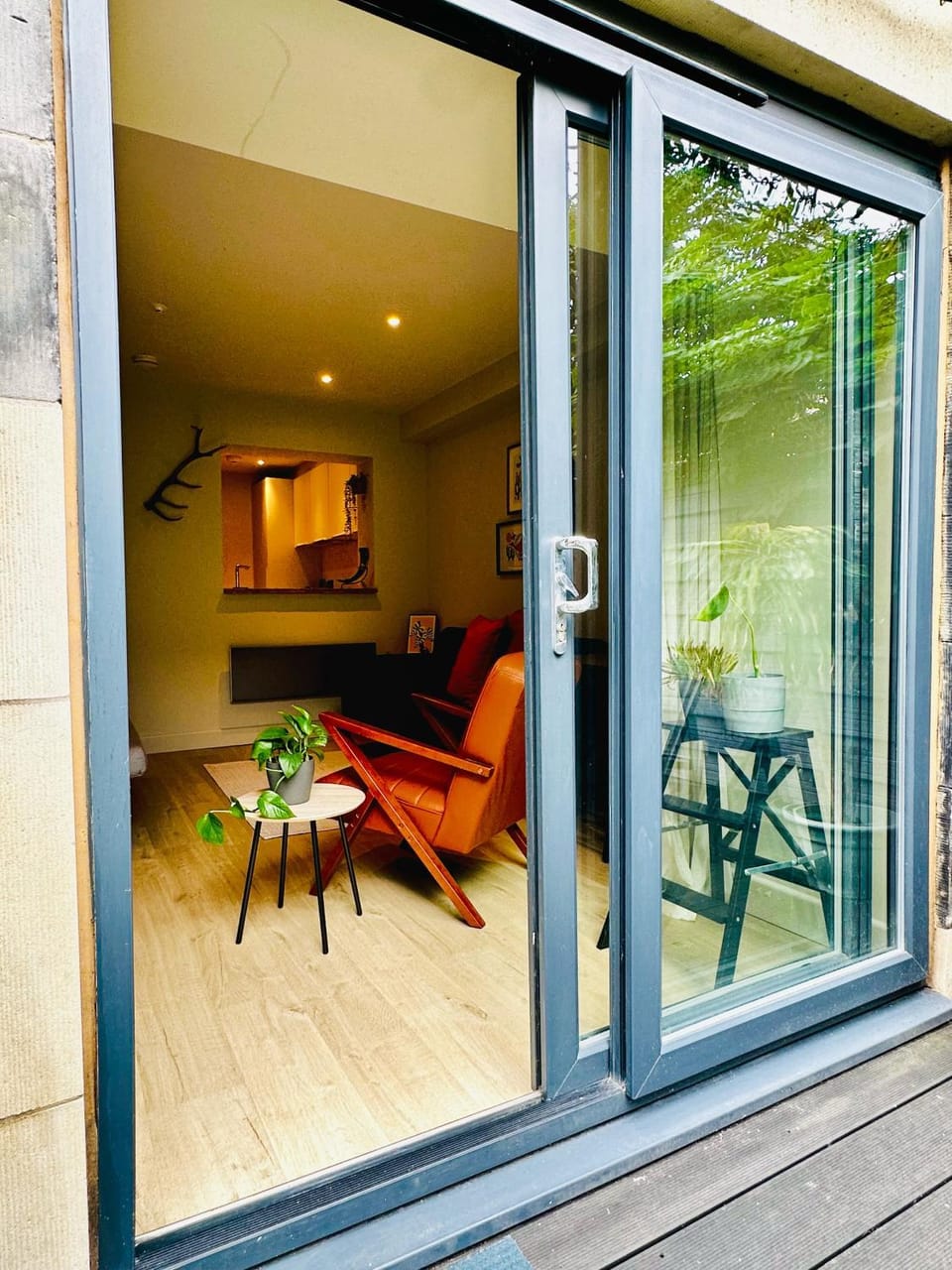 Stylish Loft With Patio Near Royal Mile Fits 4 Apartment in Edinburgh