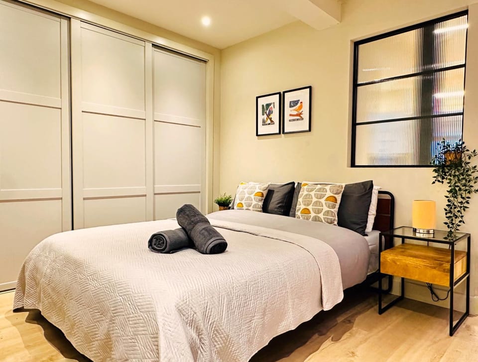 Stylish Loft With Patio Near Royal Mile Fits 4 Apartment in Edinburgh