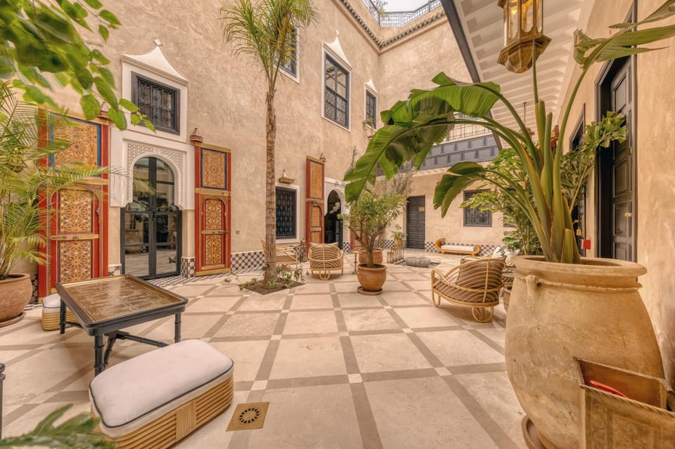 Patio, Day, Seating area