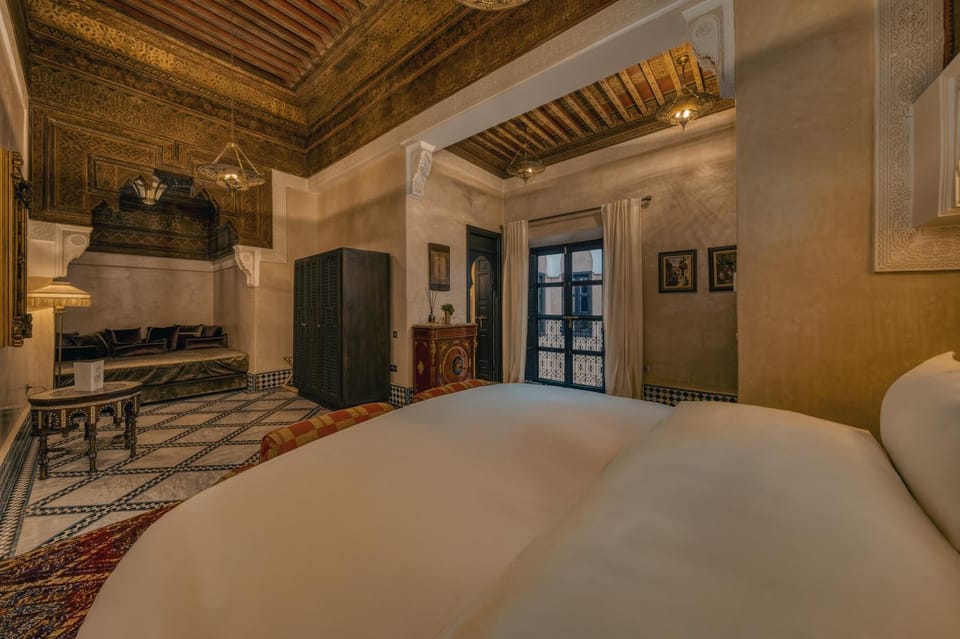 Bed, Living room, Bedroom