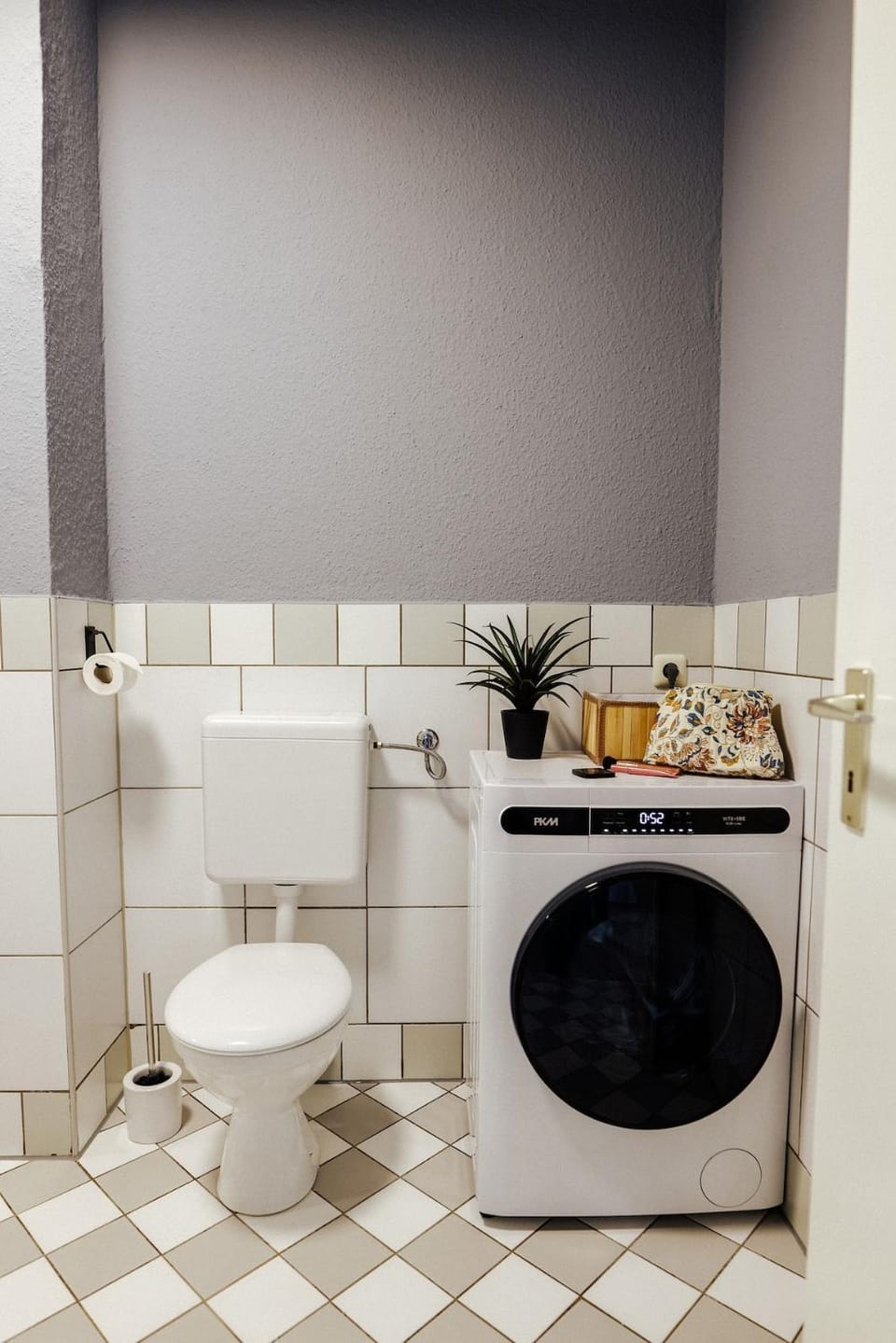 Toilet, Bathroom, washing machine, dryer
