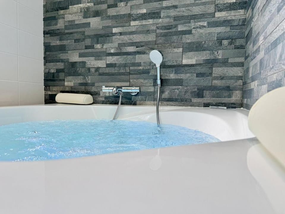 Wellness Suite Ponsardin 2 - Reims Centre Apartment in Reims