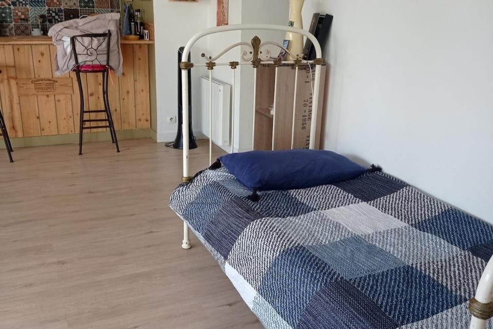 une terrasse en ville Apartment in Nouvelle-Aquitaine