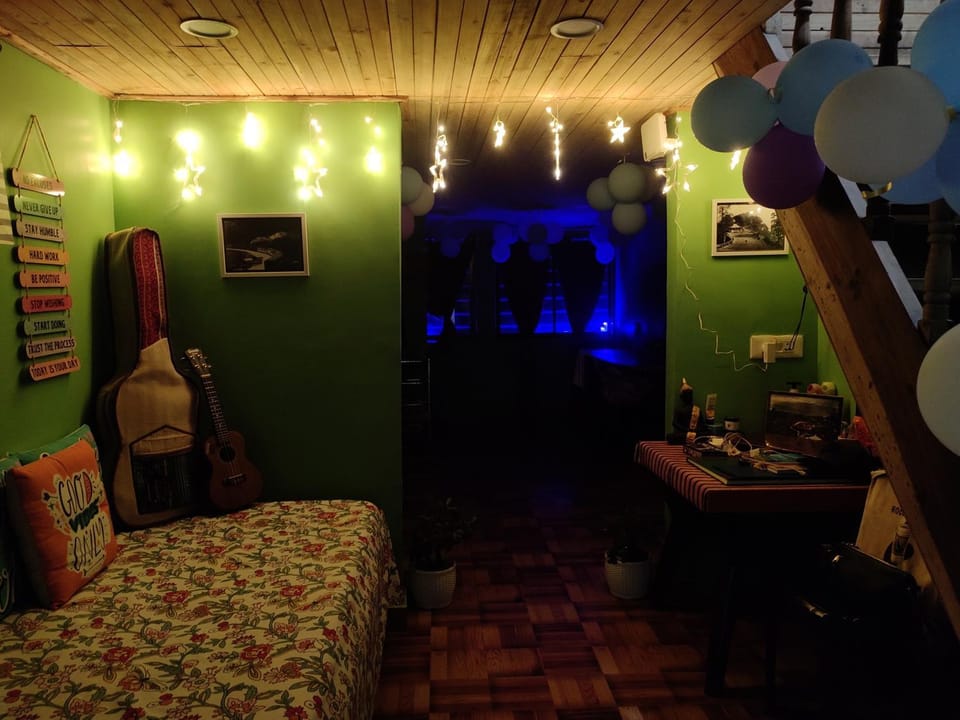 Communal lounge/ TV room