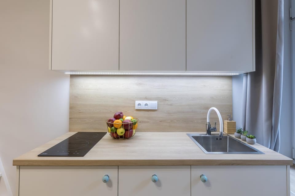 Kitchen or kitchenette