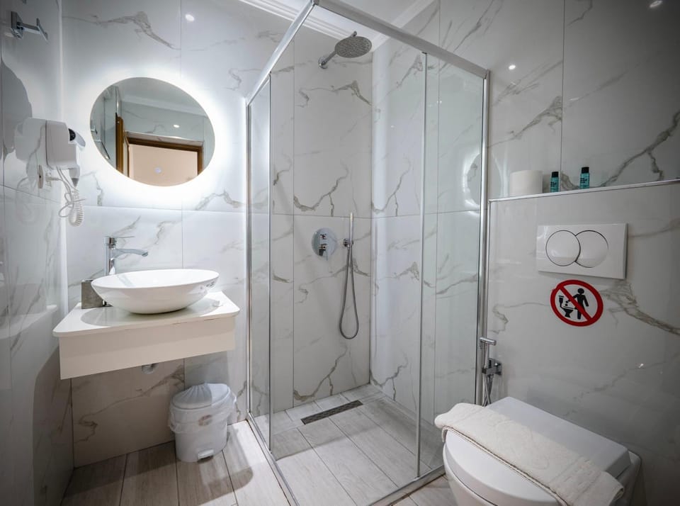 Dine Hotel Apartment in Ksamil