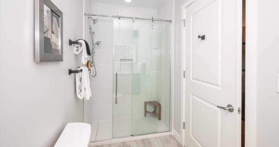 Downtown Cincinnati 2BR, Walk to Reds and Casino Apartment in Cincinnati