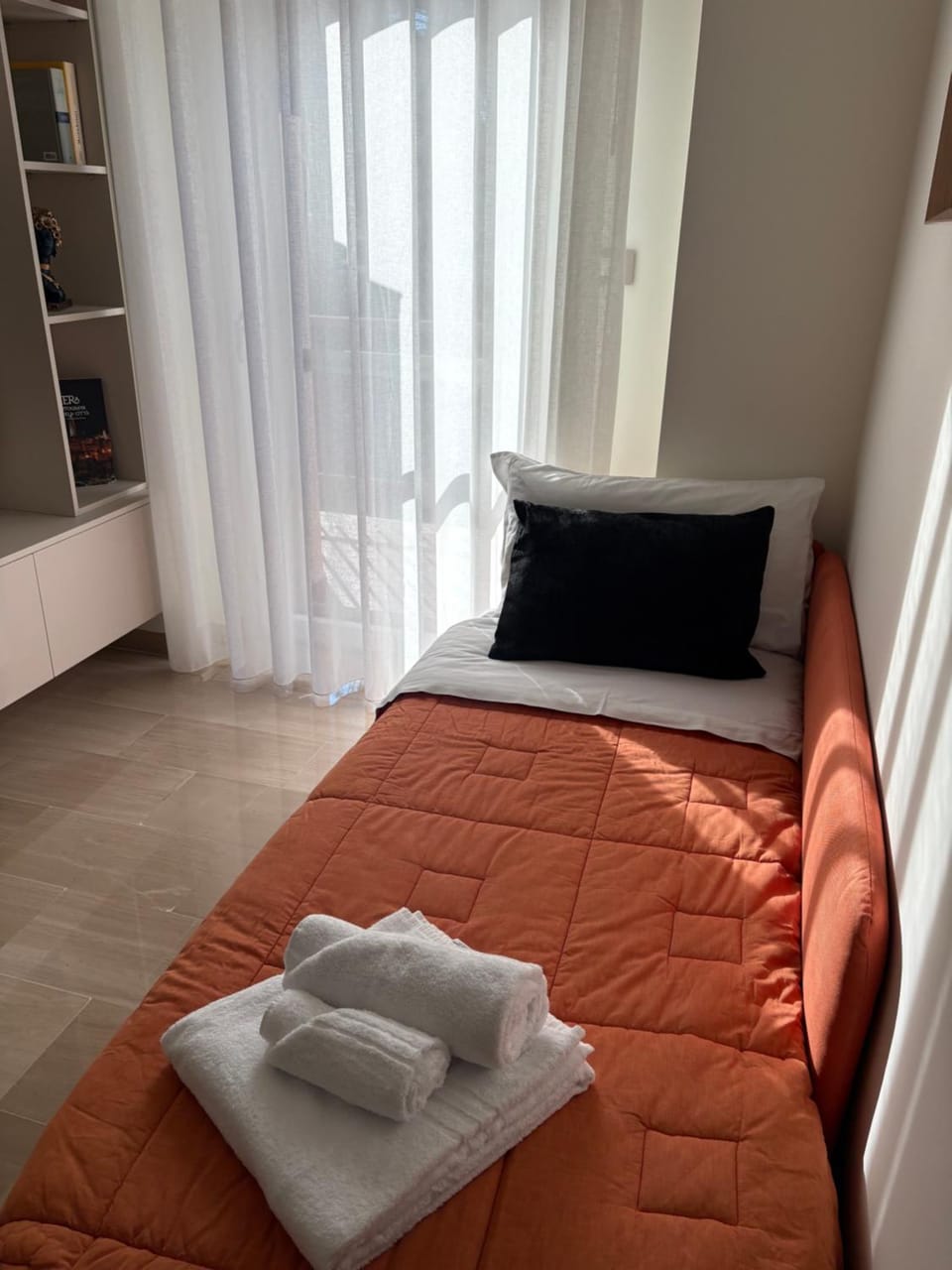Bed, Living room