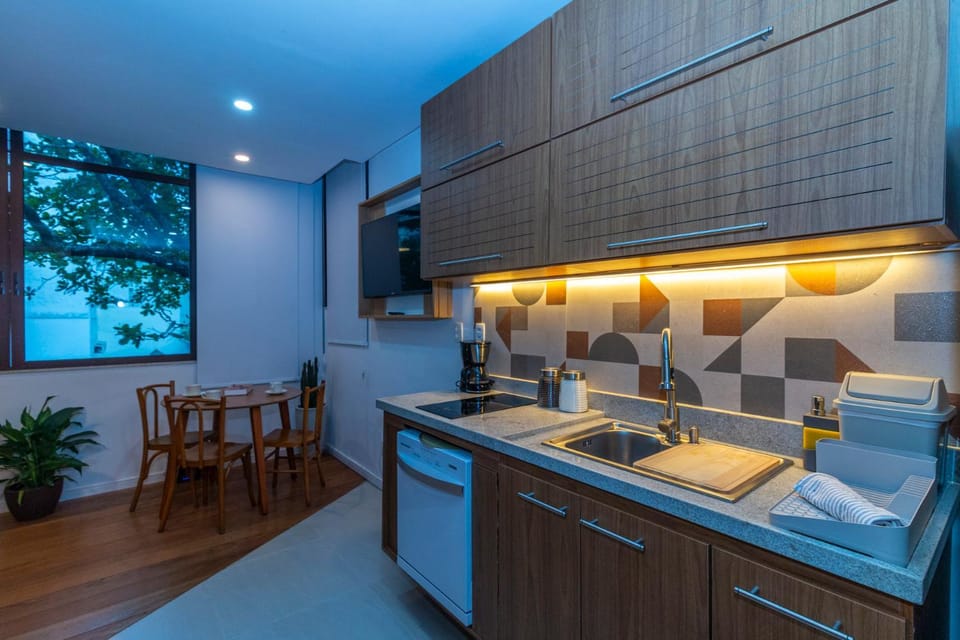 TV and multimedia, Kitchen or kitchenette, stove