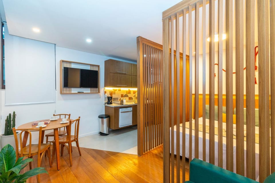 TV and multimedia, Kitchen or kitchenette, Living room, Seating area