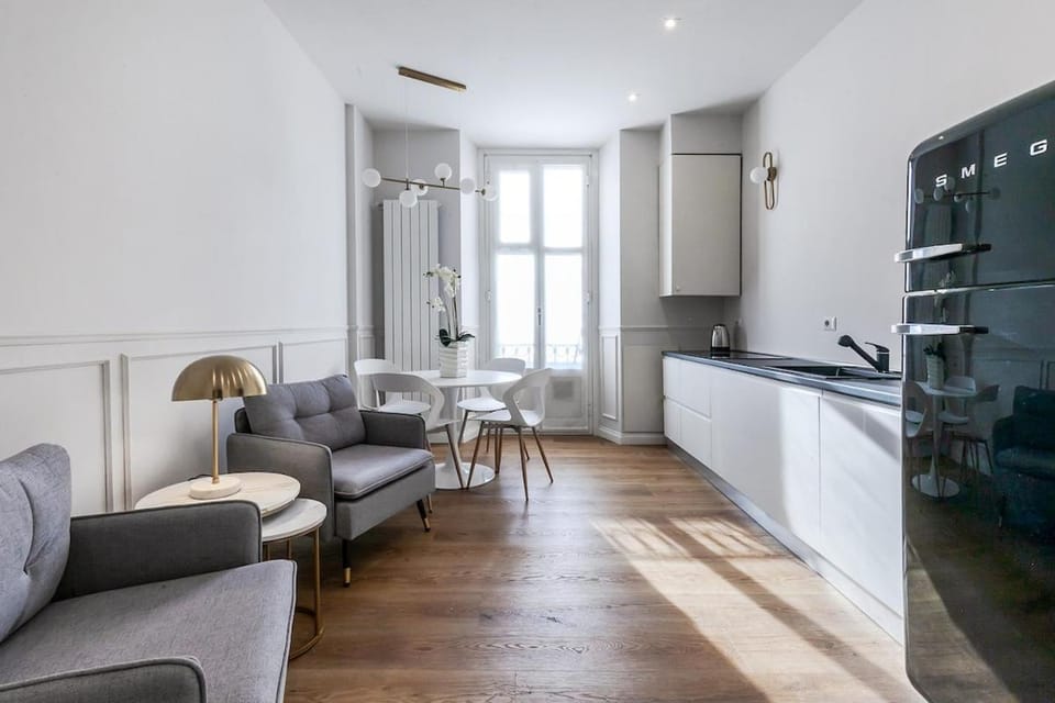 Kitchen or kitchenette, Living room, Seating area
