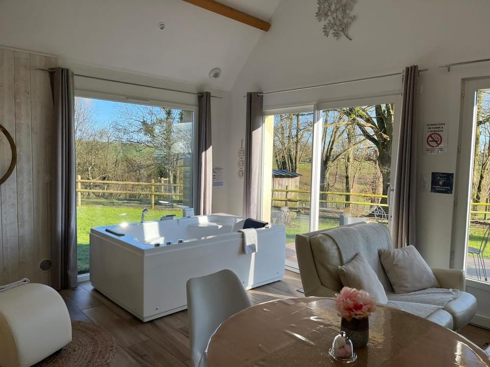 Hot Tub, Spa and wellness centre/facilities