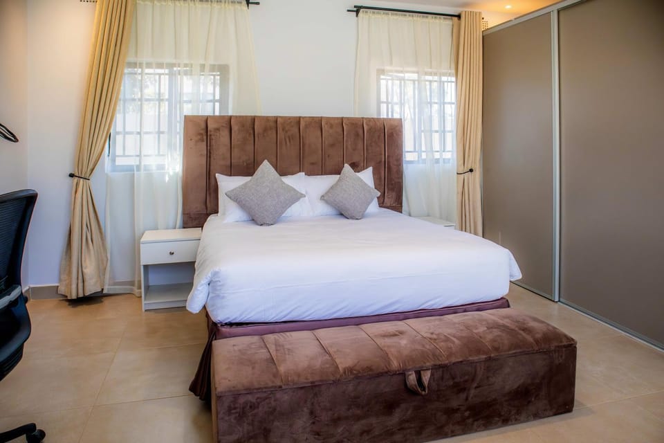 Photo of the whole room, Bedroom