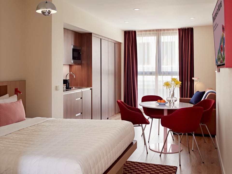 Bed, Kitchen or kitchenette, Photo of the whole room
