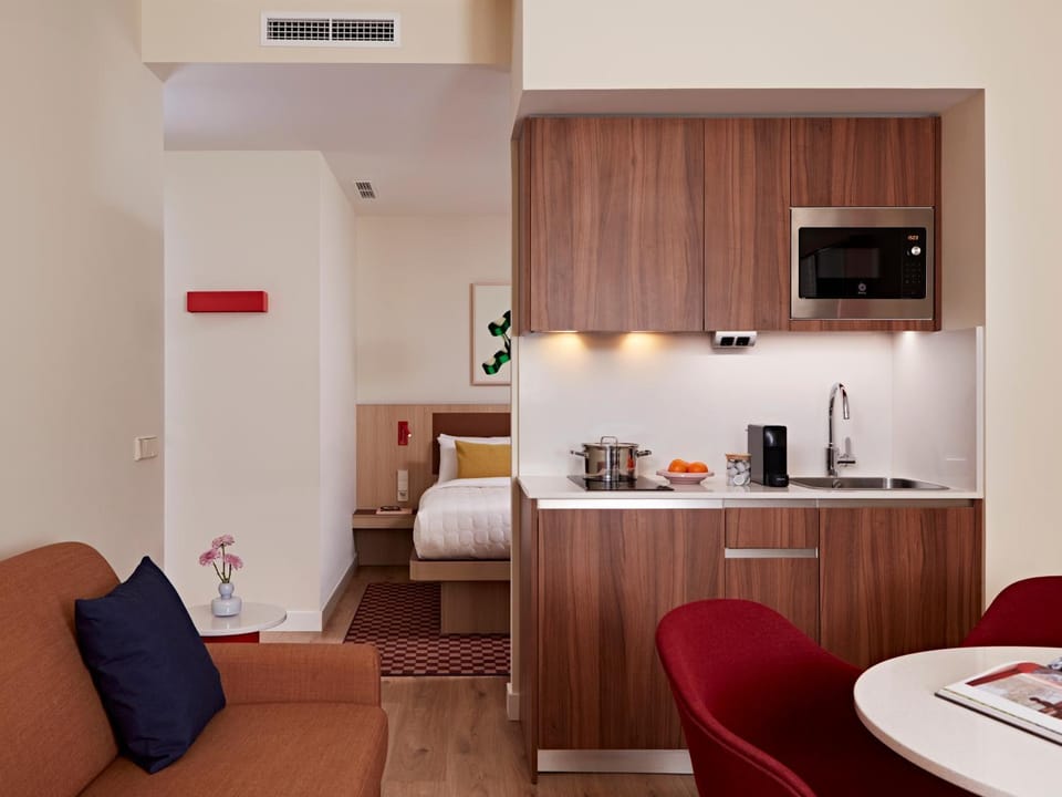 Coffee/tea facilities, Kitchen or kitchenette, Photo of the whole room