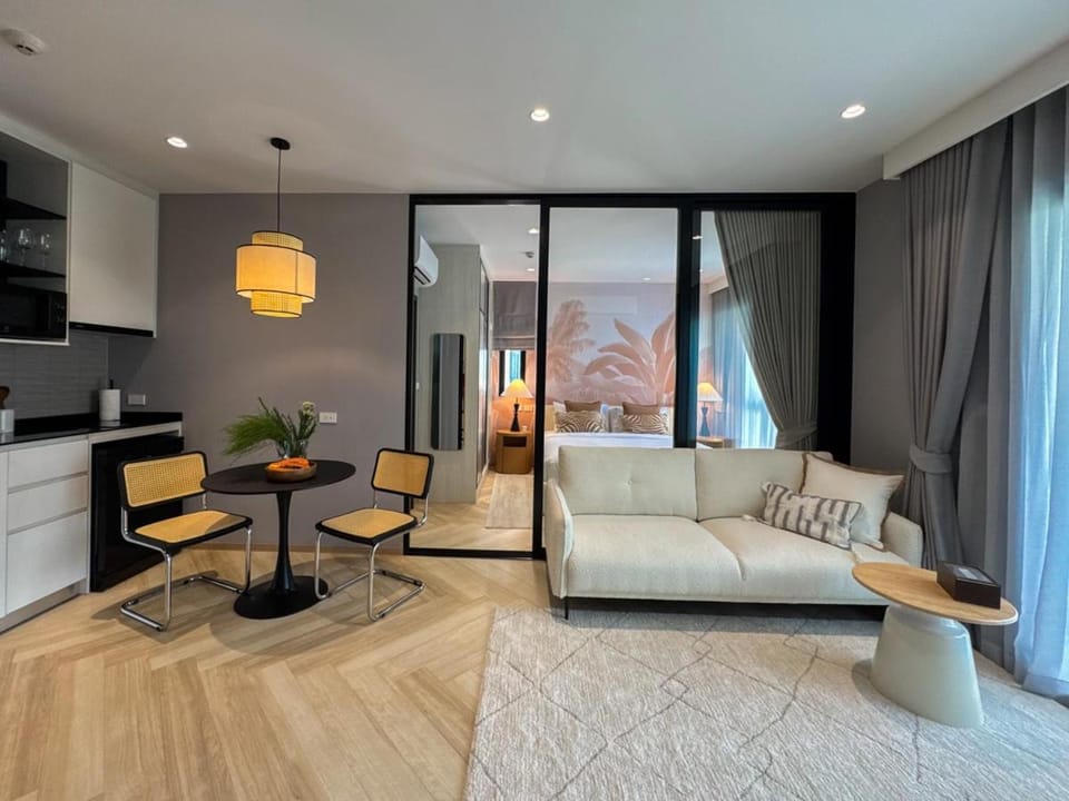 Modern 1BR with Pool View The Title Legendary Apartment in Choeng Thale