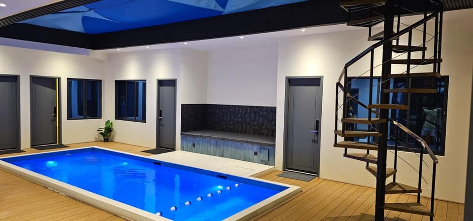 Swimming pool, Swimming pool