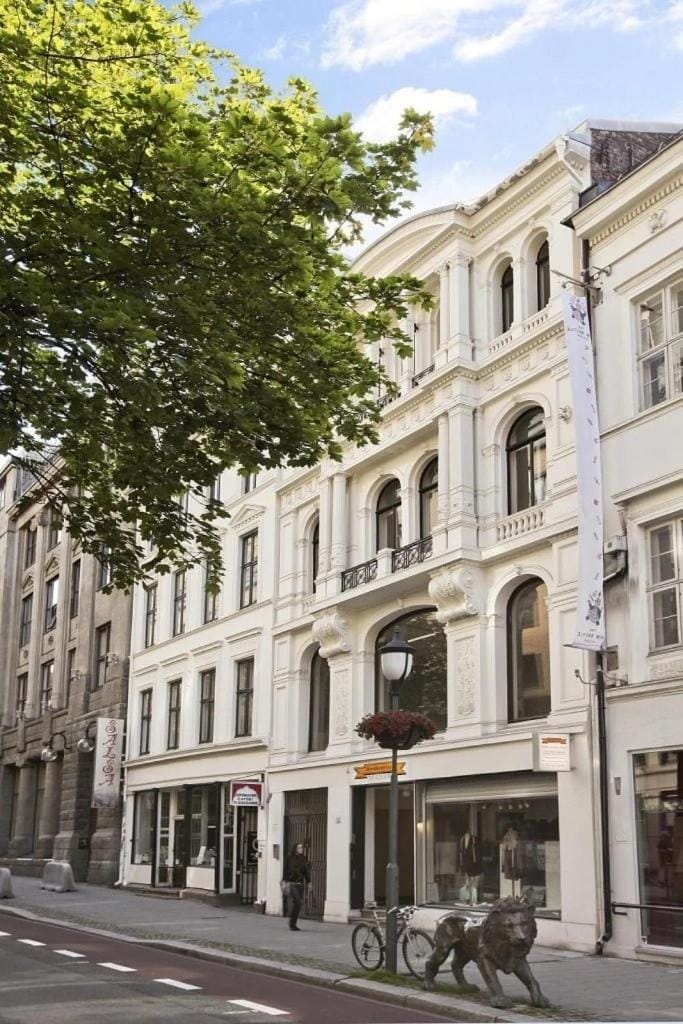 Property building, Neighbourhood, Street view