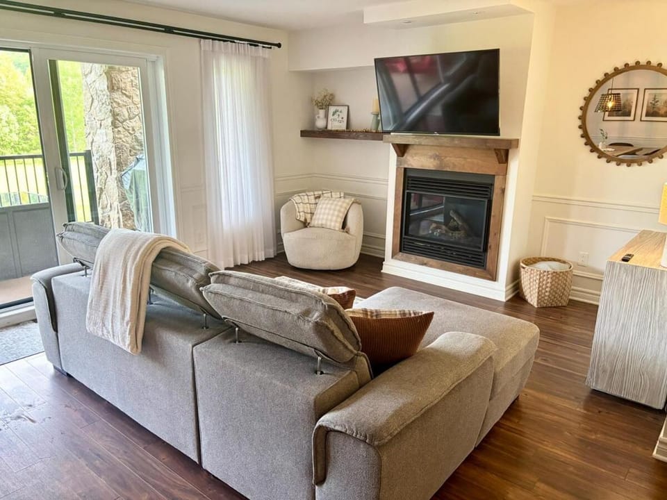 Condo de luxe au pied de la montagne Apartment in Saint-Sauveur