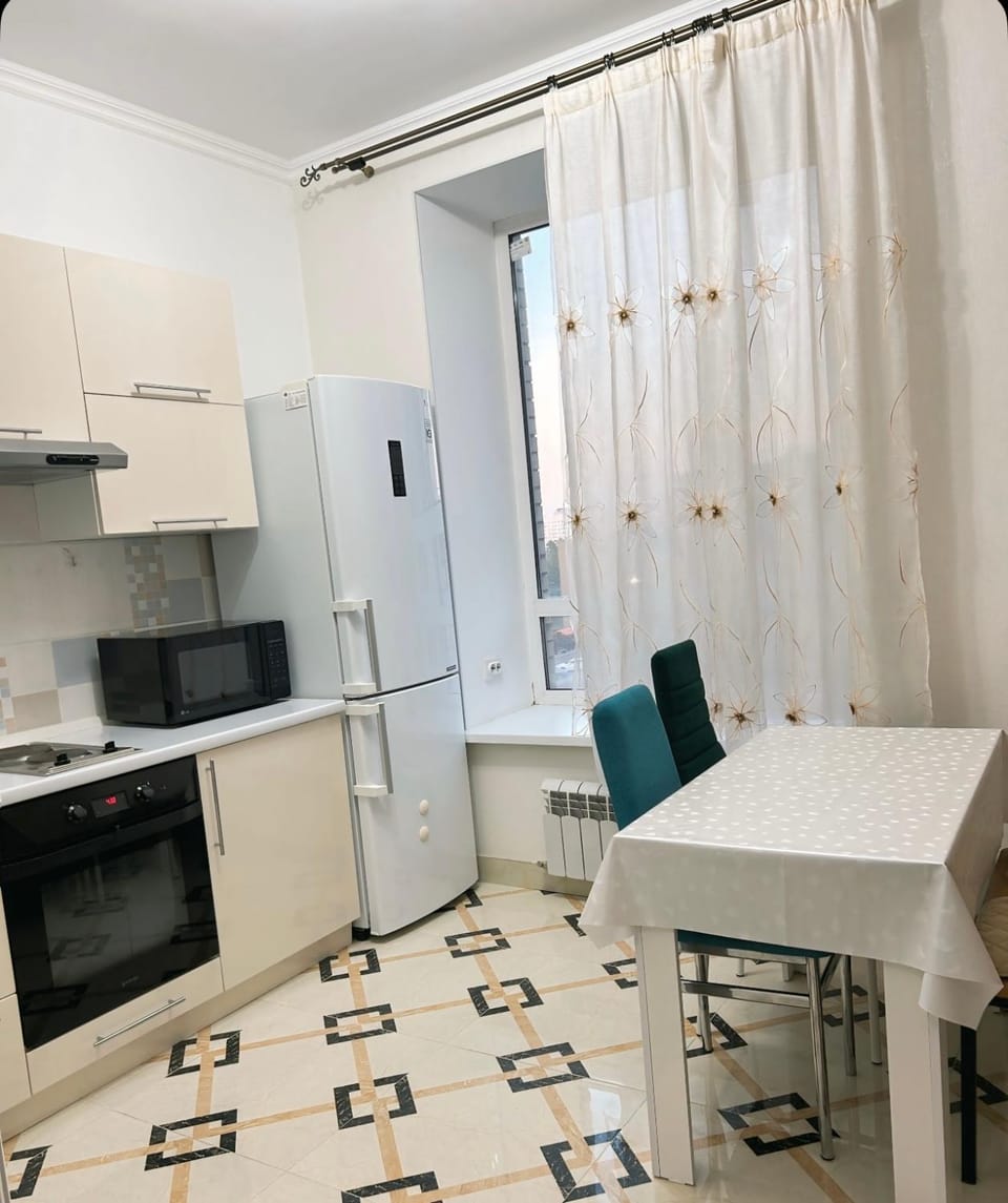Красивая квартира на левом берегу! Apartment in Kazakhstan