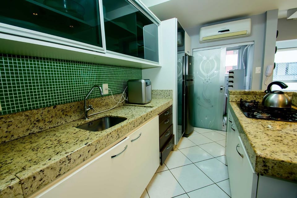 Centro c/ vista lateral da praia TC6451 Apartment in Camboriú